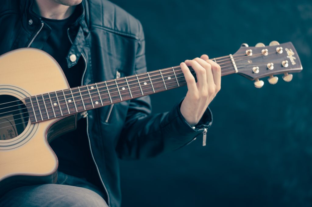 playing music musician classic 33597